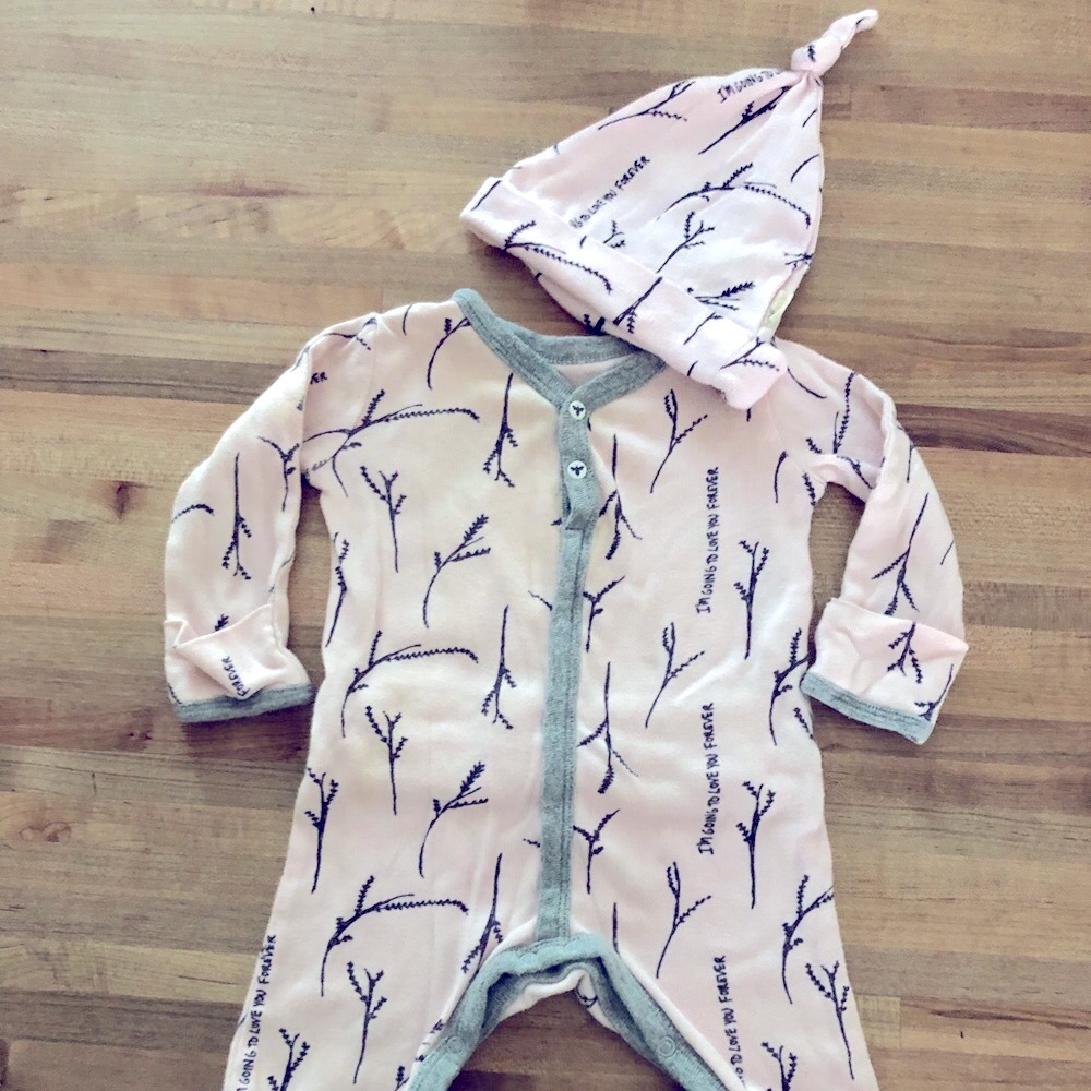 Burt’s Bees Organic Ruffle Romper & Hat Set